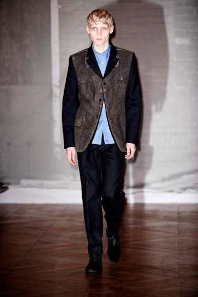 desfile-cdgmen-parisinverno2009rtw-116