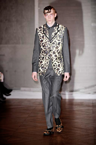 desfile-cdgmen-parisinverno2009rtw-138