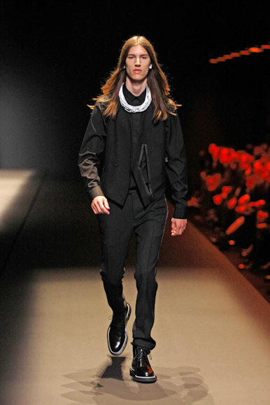 desfiles-dior-parisinvernomen2009rtw-137
