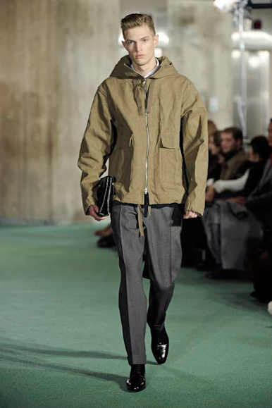 desfiles-dvn-parisinvernomen2009rtw-101