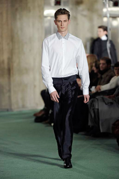 desfiles-dvn-parisinvernomen2009rtw-114