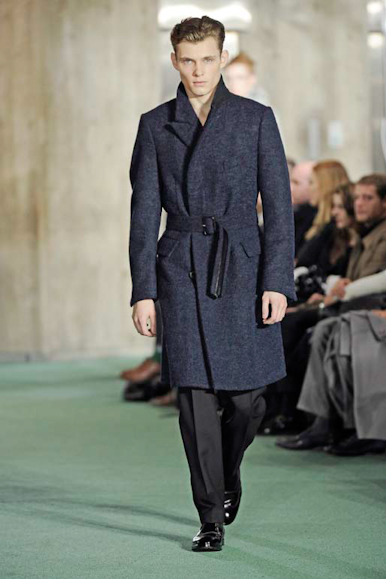 desfiles-dvn-parisinvernomen2009rtw-119