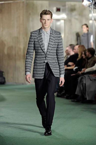 desfiles-dvn-parisinvernomen2009rtw-122