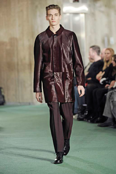 desfiles-dvn-parisinvernomen2009rtw-138