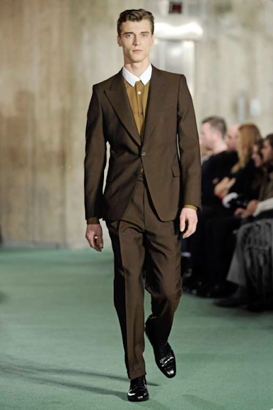 desfiles-dvn-parisinvernomen2009rtw-139