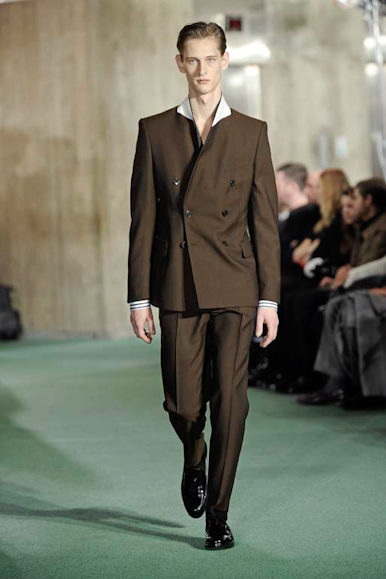 desfiles-dvn-parisinvernomen2009rtw-142