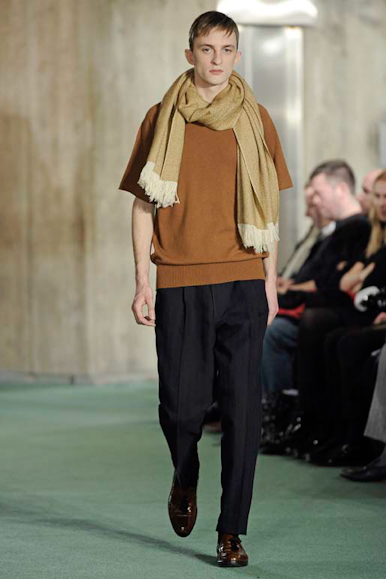 desfiles-dvn-parisinvernomen2009rtw-143