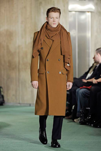 desfiles-dvn-parisinvernomen2009rtw-145