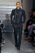 desfiles-givenchy-parisinvernomen2009rtw-100