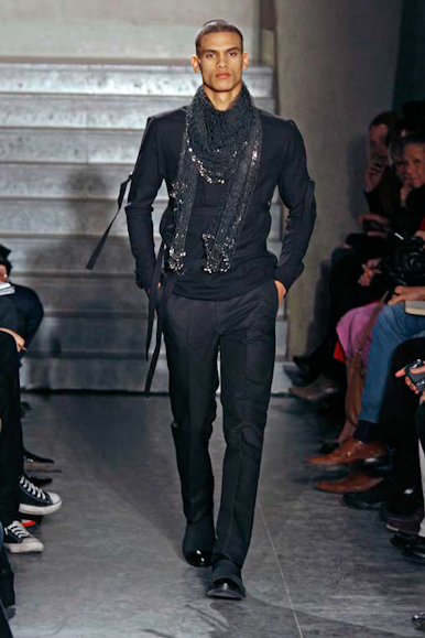 desfiles-givenchy-parisinvernomen2009rtw-100