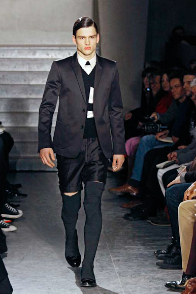 desfiles-givenchy-parisinvernomen2009rtw-122