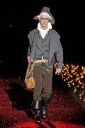 desfiles-jgalliano-parisinvernomen2009rtw-102