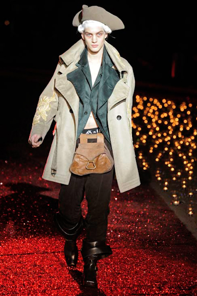 desfiles-jgalliano-parisinvernomen2009rtw-107
