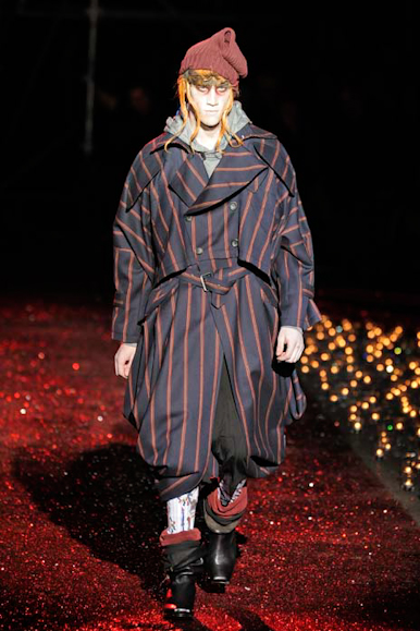 desfiles-jgalliano-parisinvernomen2009rtw-110