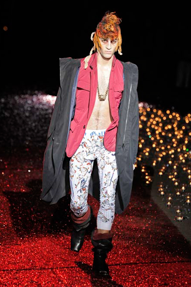 desfiles-jgalliano-parisinvernomen2009rtw-112
