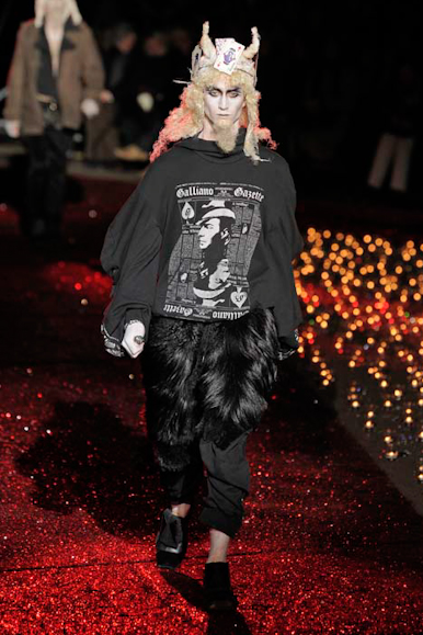 desfiles-jgalliano-parisinvernomen2009rtw-123