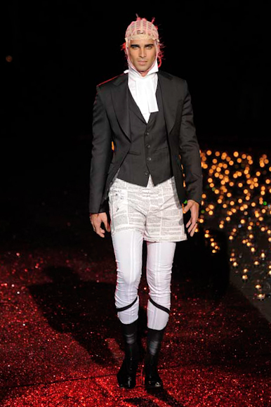 desfiles-jgalliano-parisinvernomen2009rtw-130