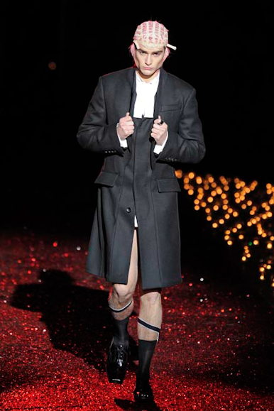 desfiles-jgalliano-parisinvernomen2009rtw-131