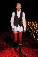 desfiles-jgalliano-parisinvernomen2009rtw-132