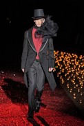 desfiles-jgalliano-parisinvernomen2009rtw-142