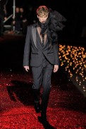 desfiles-jgalliano-parisinvernomen2009rtw-148