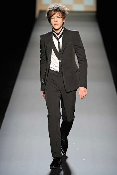 desfiles-jpgaultier-parisinvernomen2009rtw-150