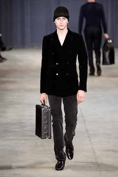 desfiles-lvuitton-parisinvernomen2009rtw-109