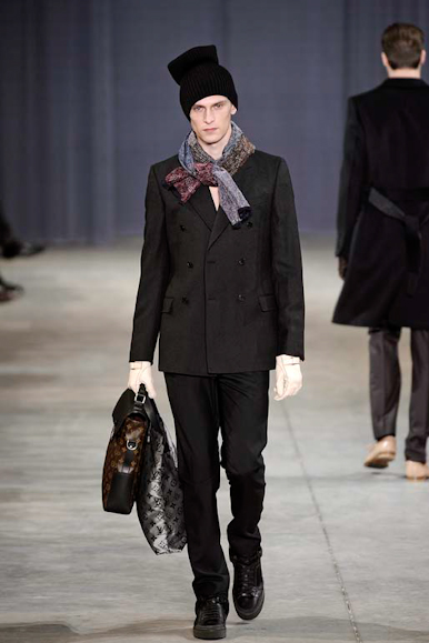 desfiles-lvuitton-parisinvernomen2009rtw-114
