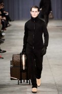 desfiles-lvuitton-parisinvernomen2009rtw-117