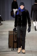 desfiles-lvuitton-parisinvernomen2009rtw-119