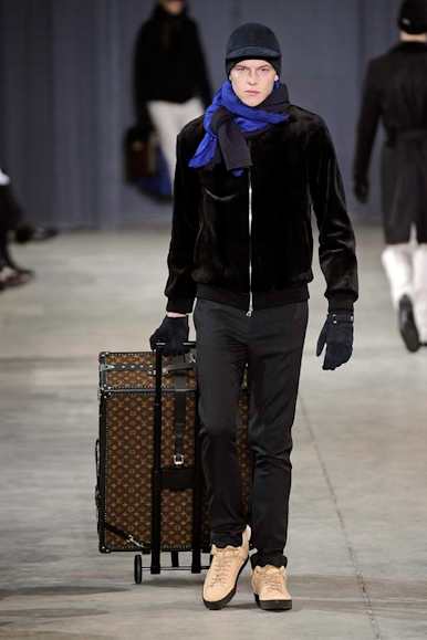 desfiles-lvuitton-parisinvernomen2009rtw-119