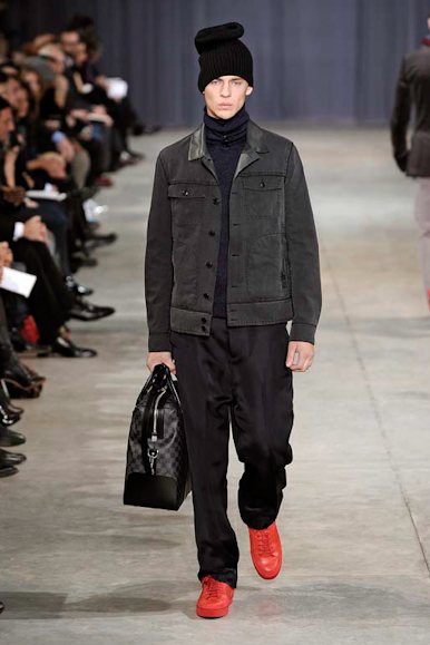 desfiles-lvuitton-parisinvernomen2009rtw-126