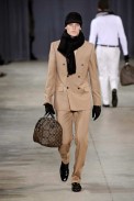 desfiles-lvuitton-parisinvernomen2009rtw-132