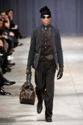 desfiles-lvuitton-parisinvernomen2009rtw-136