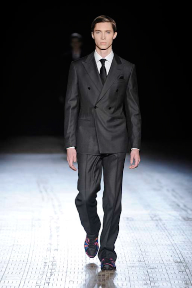 desfiles-rafsimons-parisinvernomen2009rtw-104