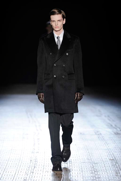 desfiles-rafsimons-parisinvernomen2009rtw-105