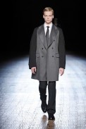 desfiles-rafsimons-parisinvernomen2009rtw-114
