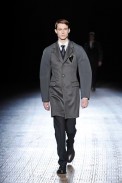 desfiles-rafsimons-parisinvernomen2009rtw-115