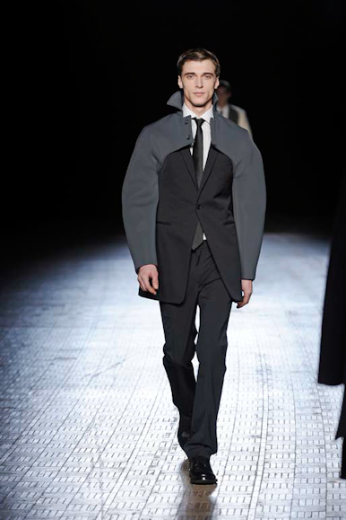 desfiles-rafsimons-parisinvernomen2009rtw-116