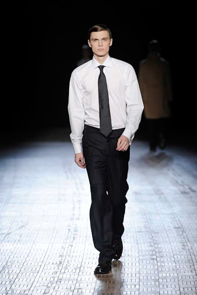 desfiles-rafsimons-parisinvernomen2009rtw-120