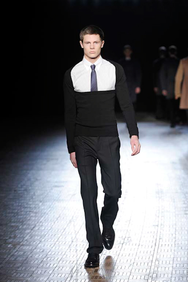 desfiles-rafsimons-parisinvernomen2009rtw-123
