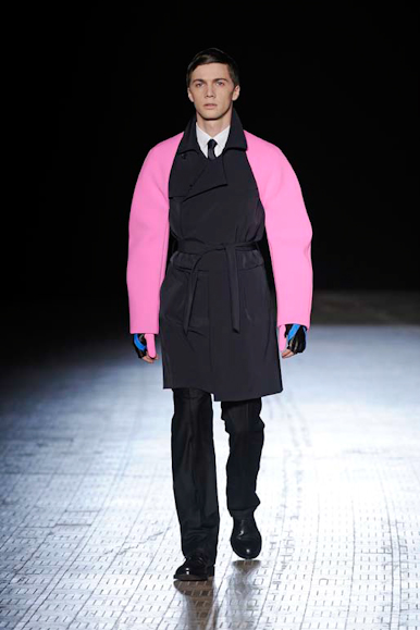 desfiles-rafsimons-parisinvernomen2009rtw-131