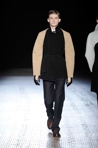 desfiles-rafsimons-parisinvernomen2009rtw-134