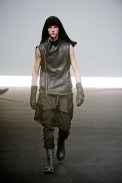 desfiles-rickowens-parisinvernomen2009rtw-137