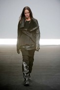 desfiles-rickowens-parisinvernomen2009rtw-143