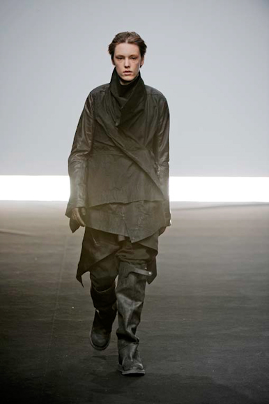 desfiles-rickowens-parisinvernomen2009rtw-144