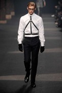desfiles-tmugler-parisinvernomen2009rtw-102