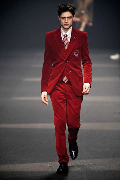 desfiles-tmugler-parisinvernomen2009rtw-107