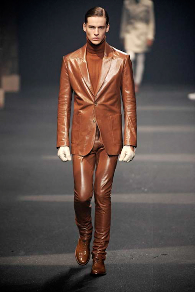 desfiles-tmugler-parisinvernomen2009rtw-110