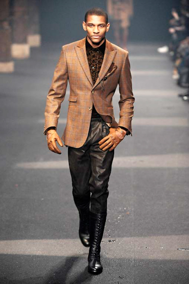 desfiles-tmugler-parisinvernomen2009rtw-112